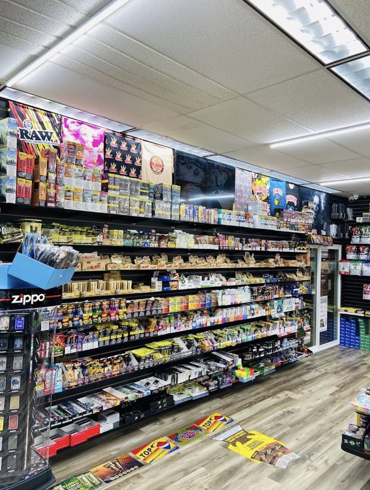 SR TOBACCO & VAPE Updated June 2024 10 Photos 1804 Poinsett Hwy, Greenville, South