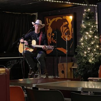 Grille 565 - Live Music Stage - American Near Me - Bellevue, Pennsylvania