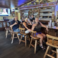 Y Knot Winery - Another fun day with Sky at Y Knot Winery