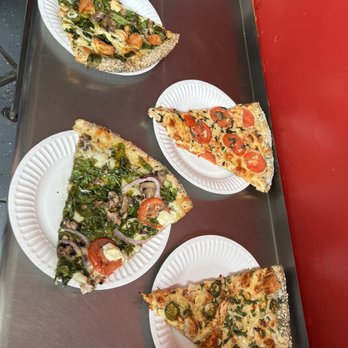 Lilguy - So good. Top to bottom 1. Popeyes Chicken 2. Tomato Basil 3. Gypsy 4. Chicken Picante - Pizza Near Me - Venice, California Lilguy - So good. Top to bottom 1. Popeyes Chicken 2. Tomato Basil 3. Gypsy 4. Chicken Picante - Pizza Near Me - Venice, California