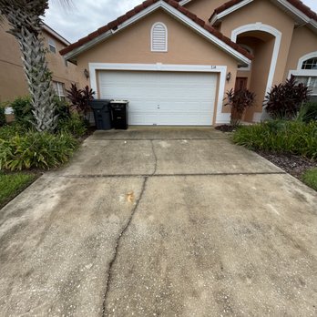 Orange County Handyman - "Before" picture of driveway power washing - Handyman Near Me Orange County Handyman - "Before" picture of driveway power washing - Handyman Near Me