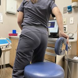 Neighborhood Dental - Doctor   -Drntist Dean