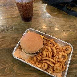 Outlaw's BBQ - Pineville - Outlaws burgers