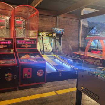 ForePlay - Arcade games. Stopped in before the farmers market for a drink. Bottomless mimosas sundays. - Bars Near Me - Sacramento, California