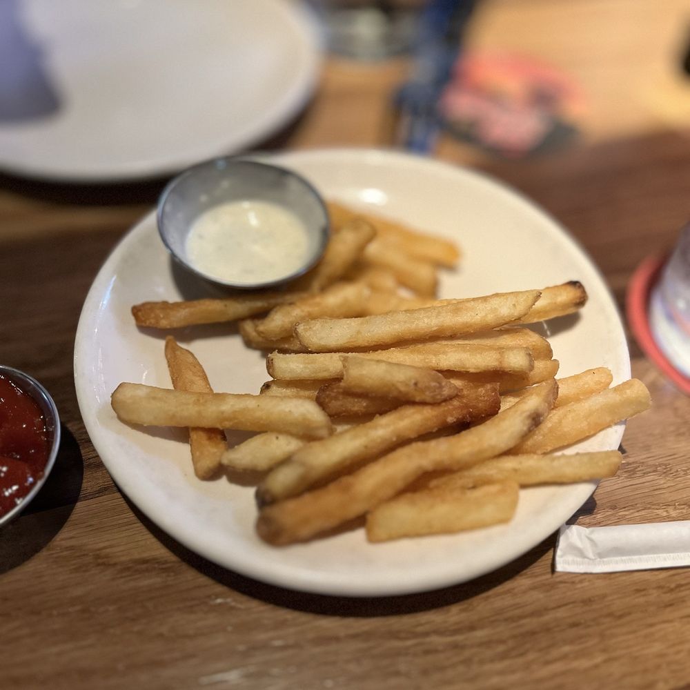 BJ's Restaurant & Brewhouse - Fries - Pizza Near Me - Burbank, California