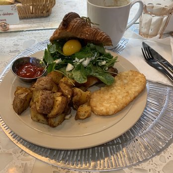 L'Artisane Creative Bakery - Avocado Toast Croissant, added hash brown and it came with the roasted potatoes. - Bakeries Near Me - Coral Gables, Florida L'Artisane Creative Bakery - Avocado Toast Croissant, added hash brown and it came with the roasted potatoes. - Bakeries Near Me - Coral Gables, Florida