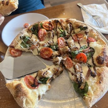 Manny's Barzzeria - Tuscan personal pizza.  plenty of food for 2 people to share - Pizza Near Me - Isleton, California