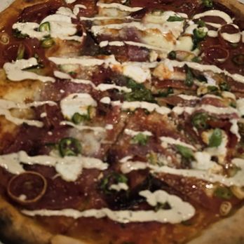 Diavola Pizzeria - The Bee sting - Italian Near Me - Geyserville, California