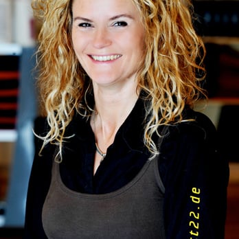Abschnitt 22 - Nicole Cieslicki - Friseur Meisterin - Hair Salons Near Me - Berlin, BE