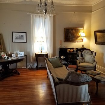 The Veranda Historic Inn - Downstairs parlor. There is usually some type of artwork or handmade jewelry for sale. - Hotels Near Me - Senoia, Georgia The Veranda Historic Inn - Downstairs parlor. There is usually some type of artwork or handmade jewelry for sale. - Hotels Near Me - Senoia, Georgia