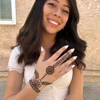 Henna Twinkle - Henna Artists Near Me
