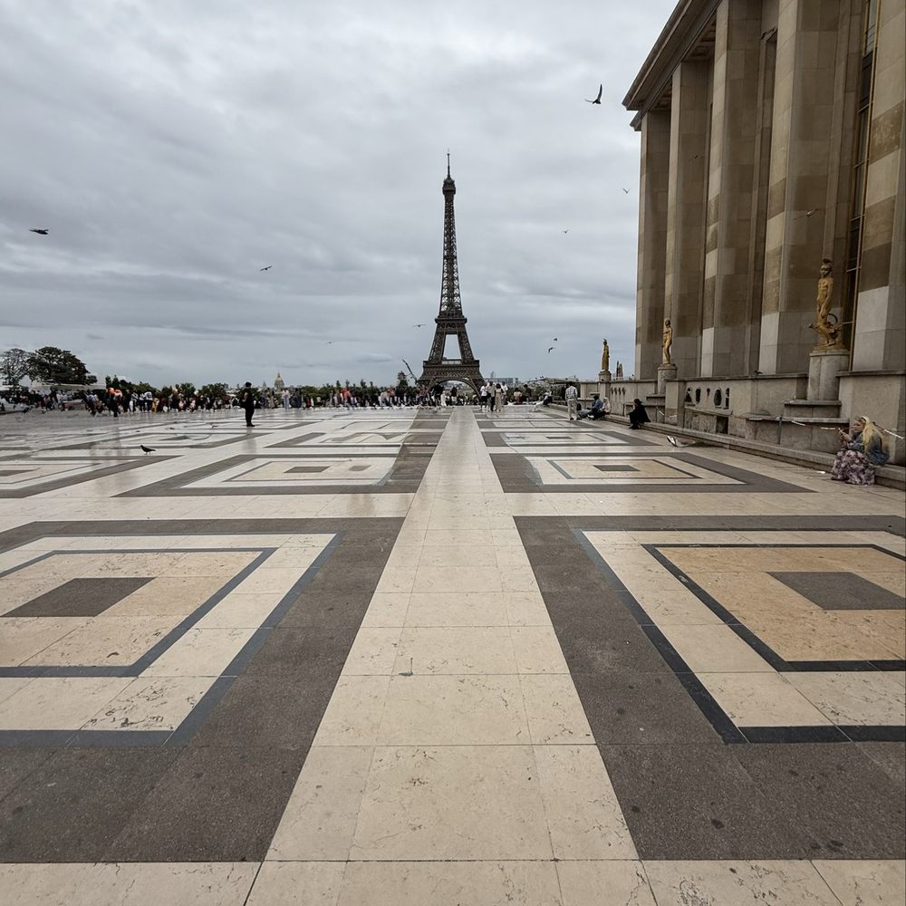 Place du Trocadéro - Photo 2: Esplanade - Public Plazas Near Me - Paris, 75 Place du Trocadéro - Photo 2: Esplanade - Public Plazas Near Me - Paris, 75