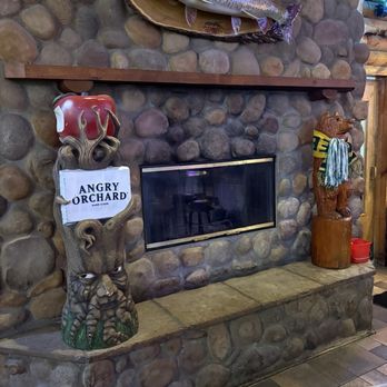 Club Paragon - Fireplace - American Near Me - Milwaukee, Wisconsin