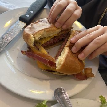 Café at The Square - Bacon cheeseburger - American Near Me - New Orleans, Louisiana