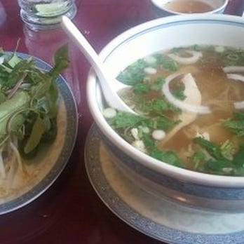 Phở Cali Restaurant - (bottomless) Chicken Soup Bowl with condiments. - Vietnamese Near Me - Melbourne, Florida