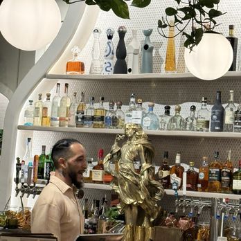 Luna Bistro Cafe - New American Near Me - Long Beach, California