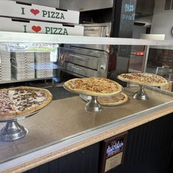 Benny's II Pizzeria - Yummy slices
