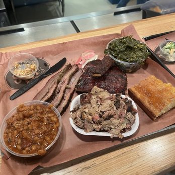 The Smoke Pit - Southern Near Me - Salisbury, North Carolina