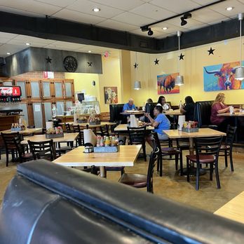 The Smoke Pit - Tables and booths - Barbeque Near Me - Concord, North Carolina The Smoke Pit - Tables and booths - Barbeque Near Me - Concord, North Carolina