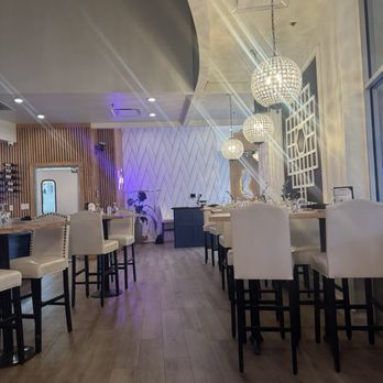 DeEva Kitchen & Bar - Ambiance - Italian Near Me - Plano, Texas DeEva Kitchen & Bar - Ambiance - Italian Near Me - Plano, Texas