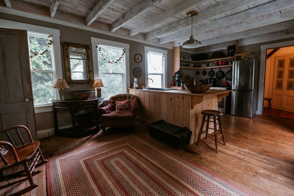 Three Sisters Farm by null