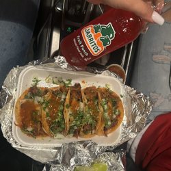 Tacos El Rapido - Pastor Tacos with jaritos