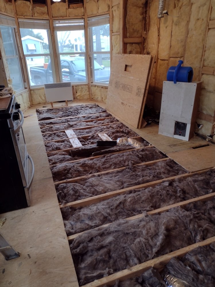 Slide of Universal Tech Service