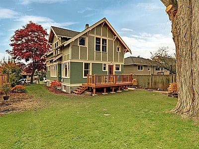 Slide of Estafette Services