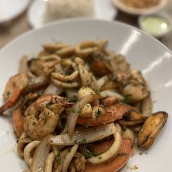 La Perla - Saltado de Mariscos