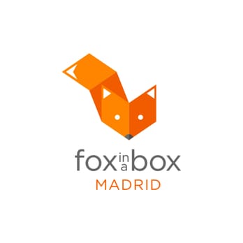 Fox in a Box Madrid - El box saliendo del box - Escape Games Near Me - Madrid, M