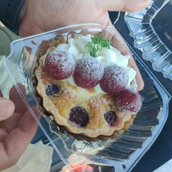 Cream Pan - Grape Tart - Bakeries Near Me - Tustin, California