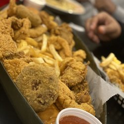 Smitty's Seafood - The seafood boat