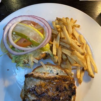The Perch - Blackened Mahi Sandwich - Breweries Near Me - Chicago, Illinois The Perch - Blackened Mahi Sandwich - Breweries Near Me - Chicago, Illinois