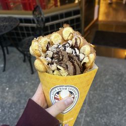Love From London - Waffle cone with chocolate ice cream and Nutella sauce