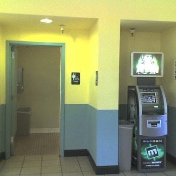 Gilroy Premium Outlets - restrooms - Outlet Stores Near Me - Gilroy, California
