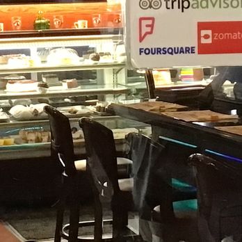 Clinton Station Diner - Extensive dessert case next to bar area - Diners Near Me - Clinton, New Jersey Clinton Station Diner - Extensive dessert case next to bar area - Diners Near Me - Clinton, New Jersey