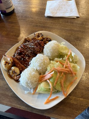 Thuy's Pho by null