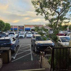 Walnut Grove Shopping Center - Parking lot