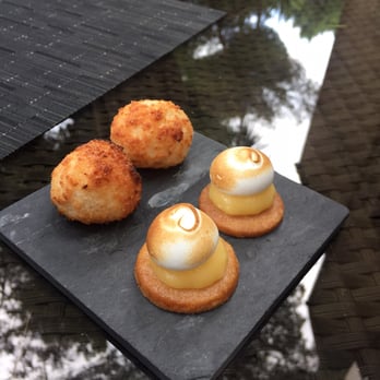 Le Clos des Pins - After dessert, coco and meringue - French Near Me - Canet-en-Roussillon, 66 Le Clos des Pins - After dessert, coco and meringue - French Near Me - Canet-en-Roussillon, 66