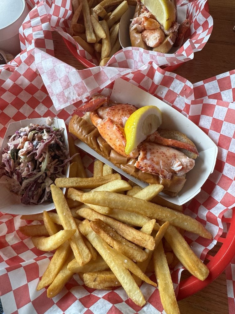 The Maine Lobster Lady Logo