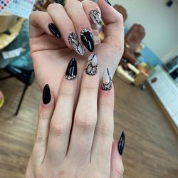 Tracy Nail Spa - My wife doing