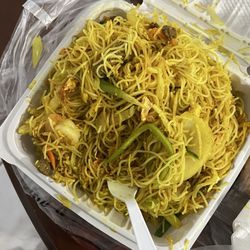 China Dynasty - Singapore rice noodle with very little meat and little flavor.