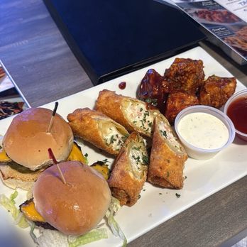 Fozzys Bar & Grill - Fozzy Platter - Sports Bars Near Me - Franklin, Tennessee Fozzys Bar & Grill - Fozzy Platter - Sports Bars Near Me - Franklin, Tennessee