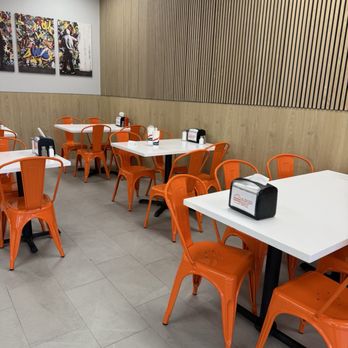 Burger Broz - Seating - American Near Me - Tehachapi, California