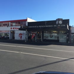 Philippe's Chocolate & French Pastries - No parking out front.