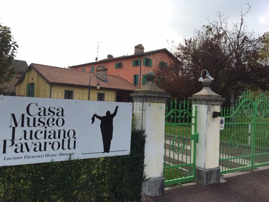Casa Museo Luciano Pavarotti by null
