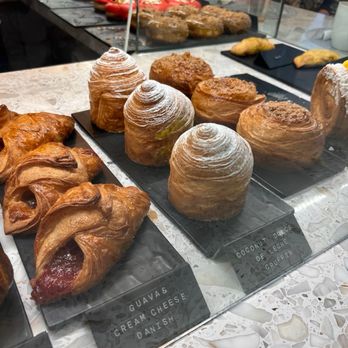 L'Artisane Creative Bakery - Bakeries Near Me - Coral Gables, Florida