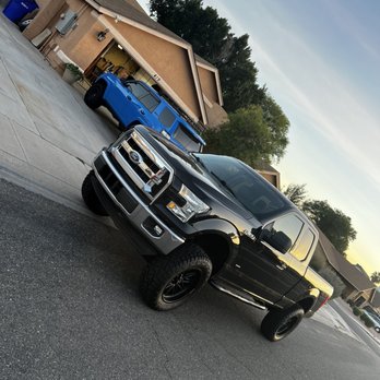 TRUCKS ONLY - Updated January 2026 - 80 Photos & 163 Reviews - 550 S