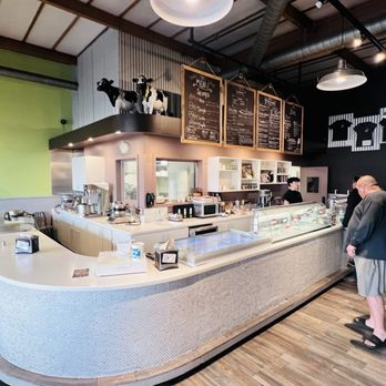 Cowlick's Ice Cream - Ordering counter - Ice Cream & Frozen Yogurt Near Me - Fort Bragg, California Cowlick's Ice Cream - Ordering counter - Ice Cream & Frozen Yogurt Near Me - Fort Bragg, California