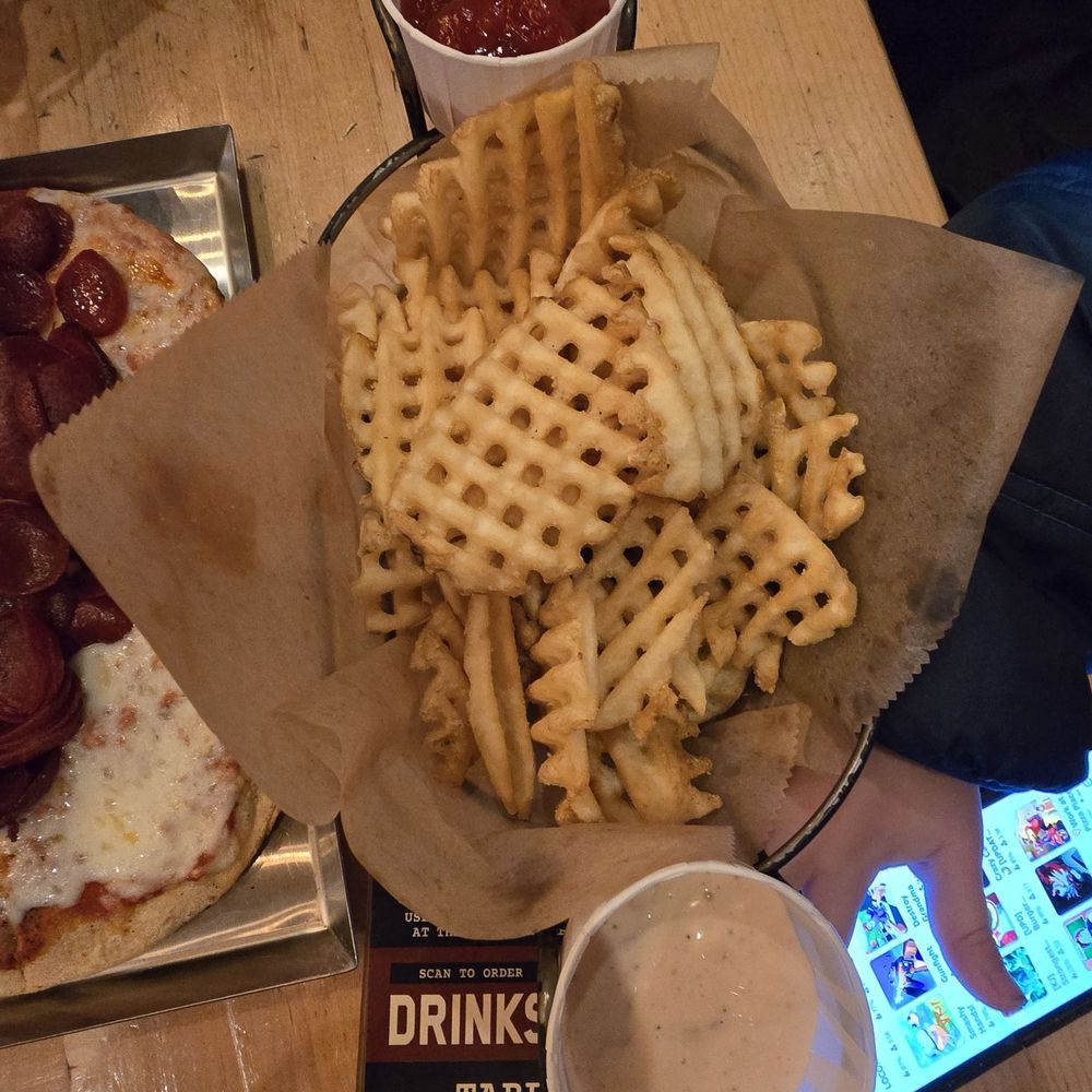 Mammoth Brewing - Waffle fries - Breweries Near Me - Mammoth Lakes, California Mammoth Brewing - Waffle fries - Breweries Near Me - Mammoth Lakes, California